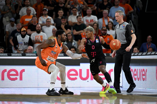 埃贝尔认为 埃贝尔认为